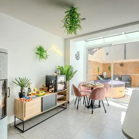 Le Little Hawai 4 Etoiles - Maison 6 Pers - Terrasse - Spa Privatif - Plage A Pied بيت للعطل *